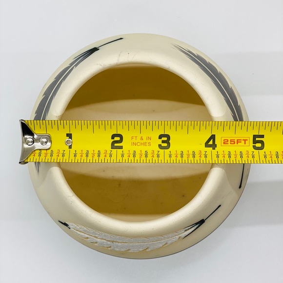 Native American Little Grey Pottery Father Vase - Picture 9 of 13